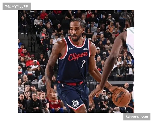 快船伦纳德脚踝扭伤出战存疑 侧翼防守体系面临考验